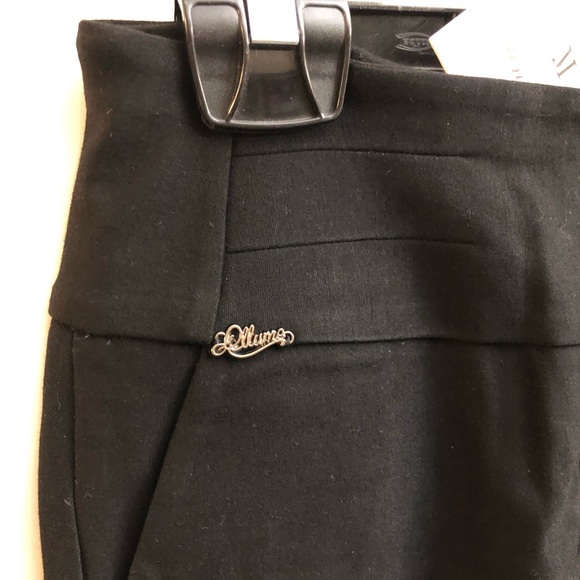 NWT women’s leggings w/ detail work bottom - Picture 4 of 9